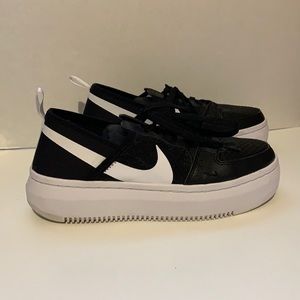 Women's Court Vision Alta Sneaker Size 9.5